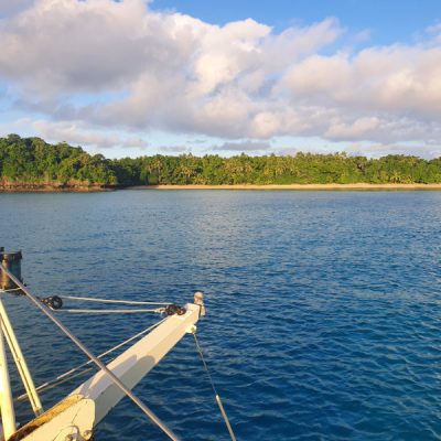 zwei wollen meer reiseblog segeln pazifik fiji weltreise oneata ankerplatz insel