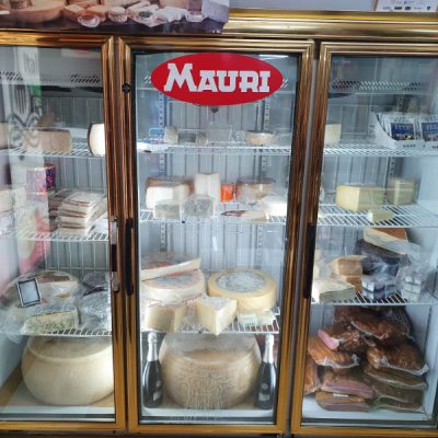 zwei wollen meer reiseblog segeln pazifik fiji yasawa bunkern einkaufen italiener käse