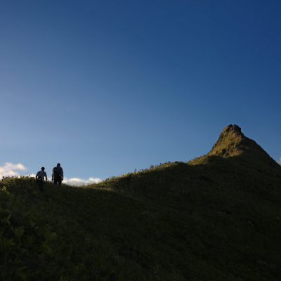 zwei wollen meer australinseln mont hiro wandern berge südsee raivavae