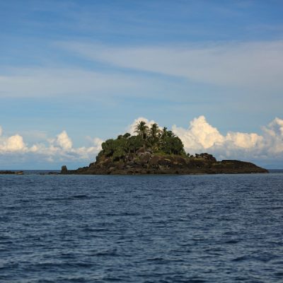 zwei wollen meer reiseblog segeln pazifik fiji yasawa inseln felsen kleine insel