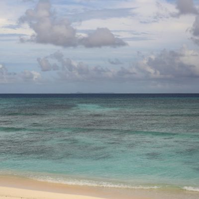 zwei wollen meer segeln pazifik weltreise fiji fidschi reiseblog wailagilala atoll lagune strand