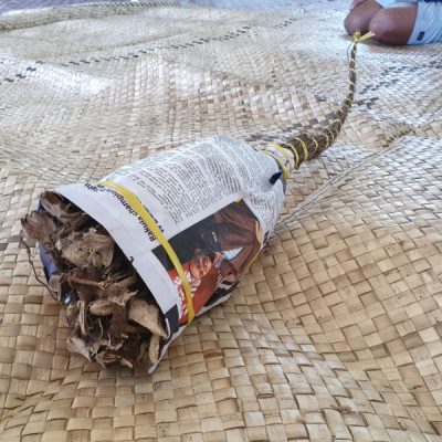 zwei wollen meer reiseblog segeln pazifik fiji weltreise sevu sevu kava bündel