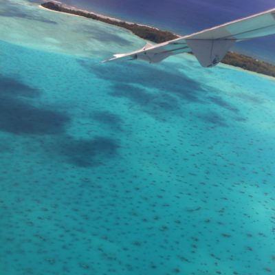 zwei wollen meer lagune türkisblau australinseln südsee raivavae luftbild