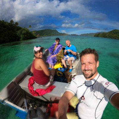 korallengarten boot zwei wollen meer huahine südsee französisch polynesien