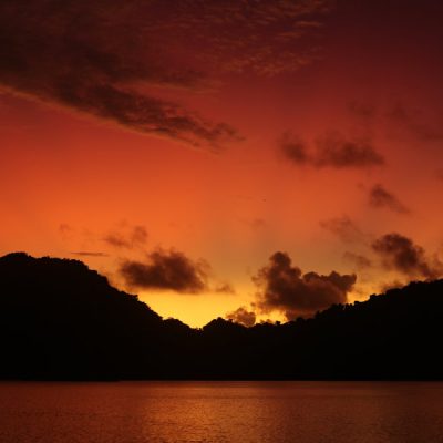 zwei wollen meer segeln pazifik weltreise fiji fidschi reiseblog taveuni qamea laucala SONNENUNTERGANG dämmerung