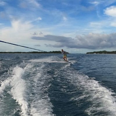 zwei wollen meer reiseblog segeln pazifik fiji yasawa wakeboard